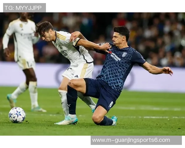 足球队服的设计与文化传承探讨如何提升球队形象与球迷认同感 足球队服的设计与文化传承探讨如何提升球队形象与球迷认同感