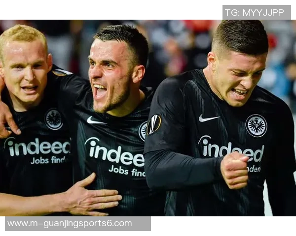 奥格斯堡主场迎战法兰克福双方争夺宝贵积分的激烈对决 奥格斯堡主场迎战法兰克福双方争夺宝贵积分的激烈对决